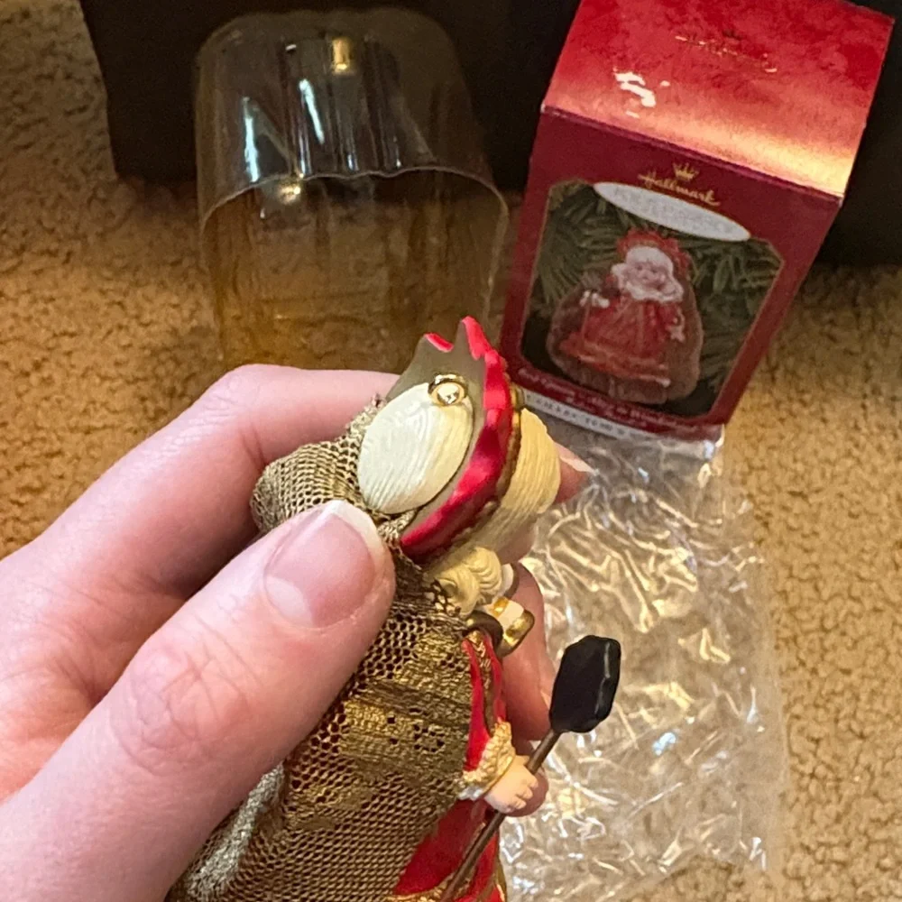 Hallmark Keepsake Red Queen Doll Ornament - Alice in Wonderland